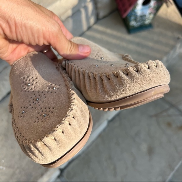 Minnetonka Leila Mule Stone suede open heel slide on shoes Sz 11 - Picture 4 of 8